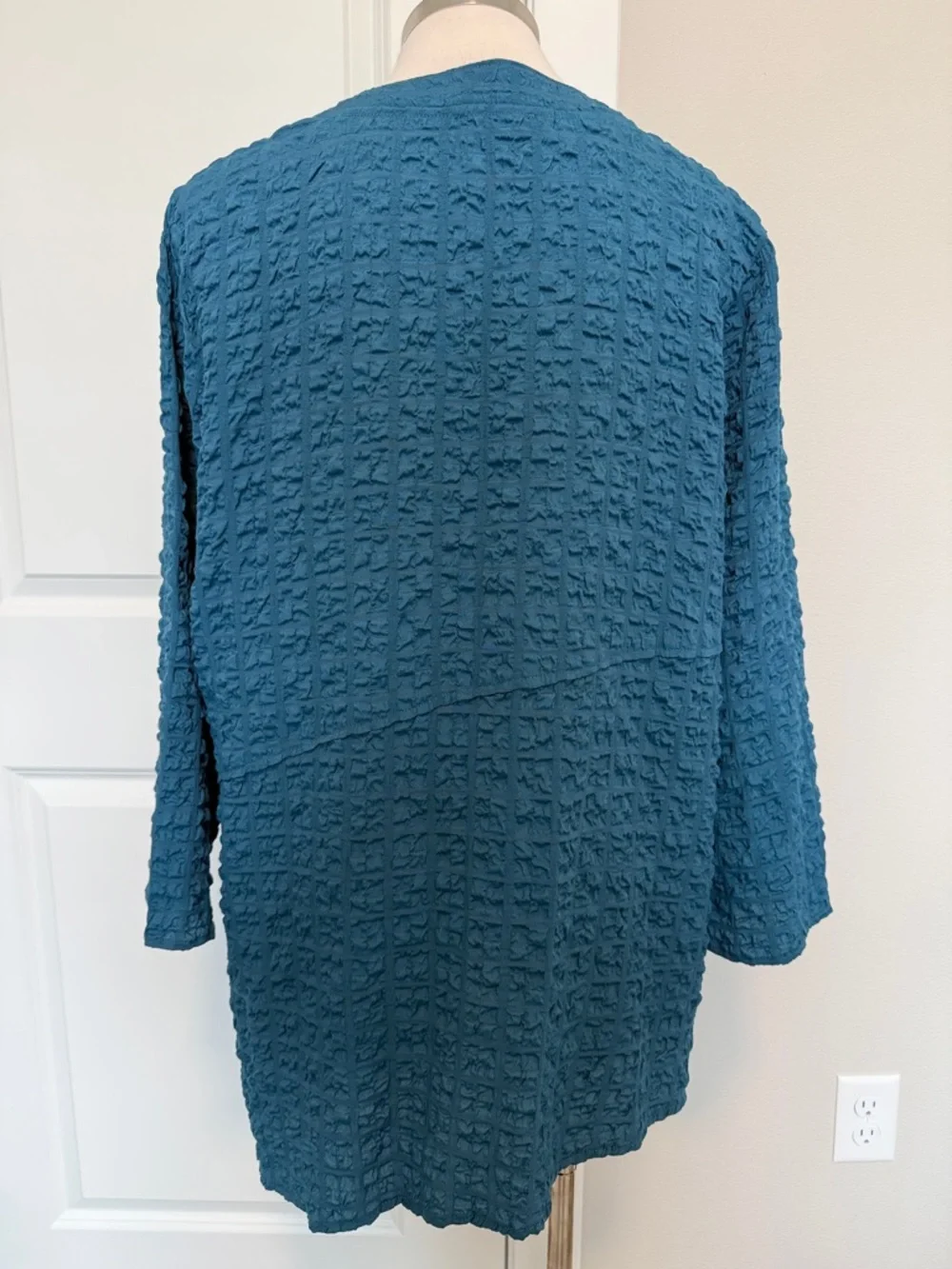 Habitat teal puckered button up top sz L - Picture 3 of 6